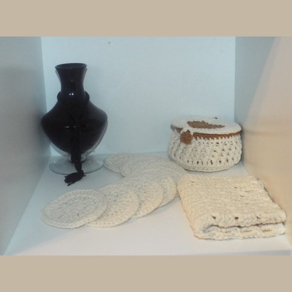 !0 pc Handmade Clamshell Spa Set - Picture 2 of 8